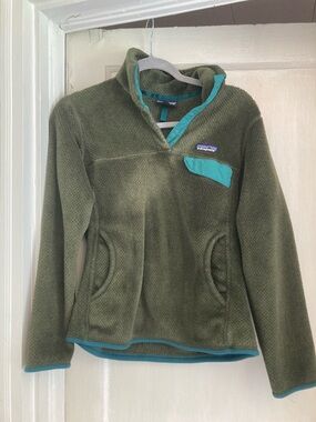 Patagonia Olive Green Fleece Pullover with Teal Trim